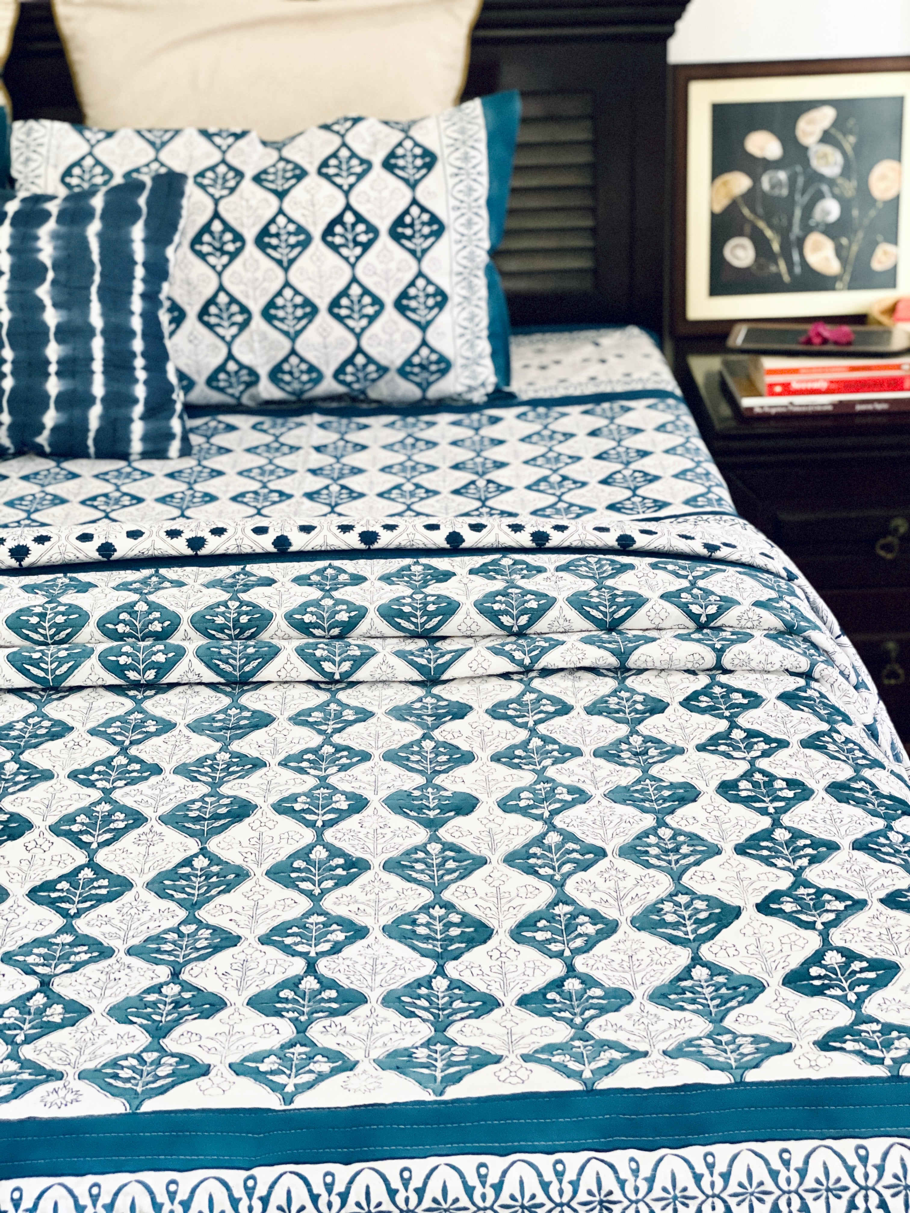 Out Of The Blue Cotton Quilted Bedcover With Pillowcases