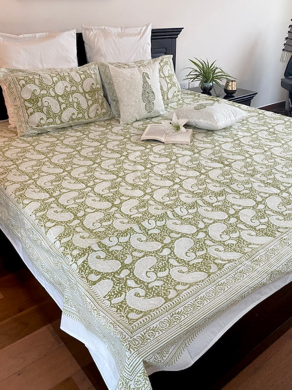 Relax And Unwind Cotton Bedsheet With Pillow Cases