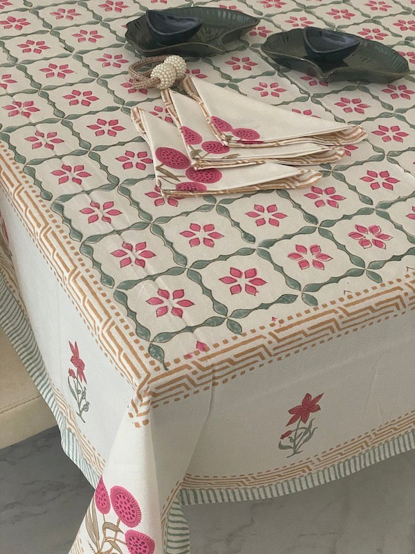 Crysta Cotton Table Cloth With Napkins