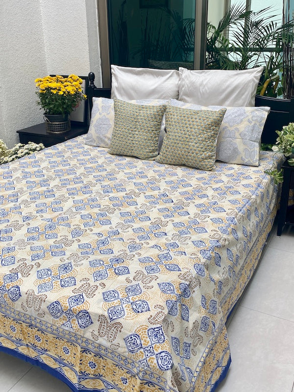 Mediterranean Bay Cotton Bedsheet With Pillowcases