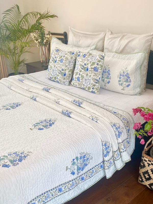 Vacaying On Isles Cotton Quilted Bedcover With Pillowcases